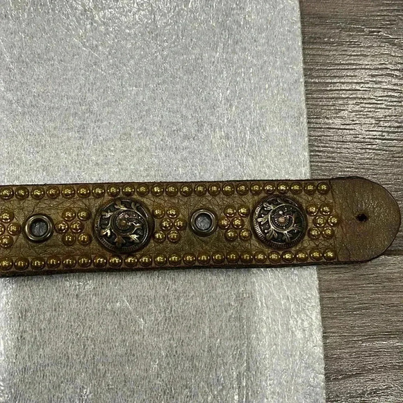 [Length42”]Vintage Sand Castle Stud Unisex  Gold Tone Leather Belt - Picture 5 of 9